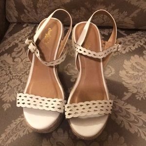 Charlotte Russe white wedges